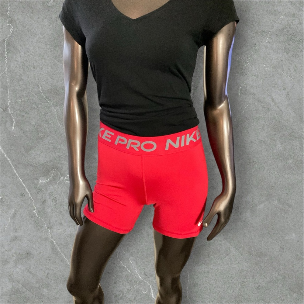 Nike Pro Women's BikerShorts
